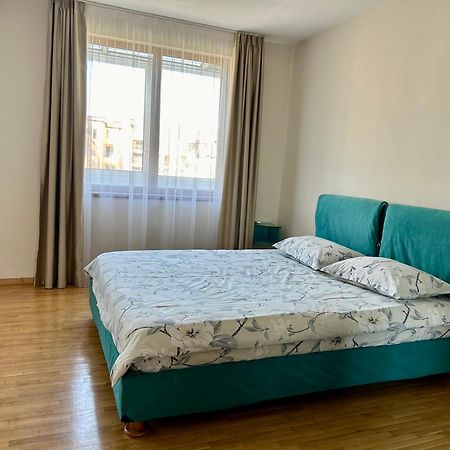 Fenix 2 Bedroom Apartment Varna Center Luaran gambar