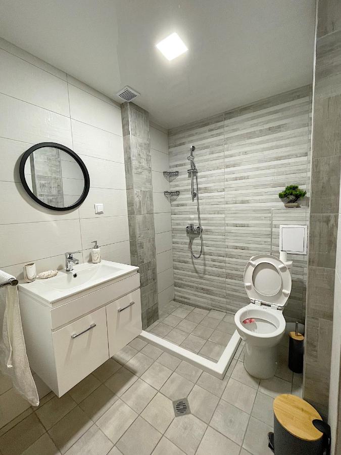 Fenix 2 Bedroom Apartment Varna Center Luaran gambar