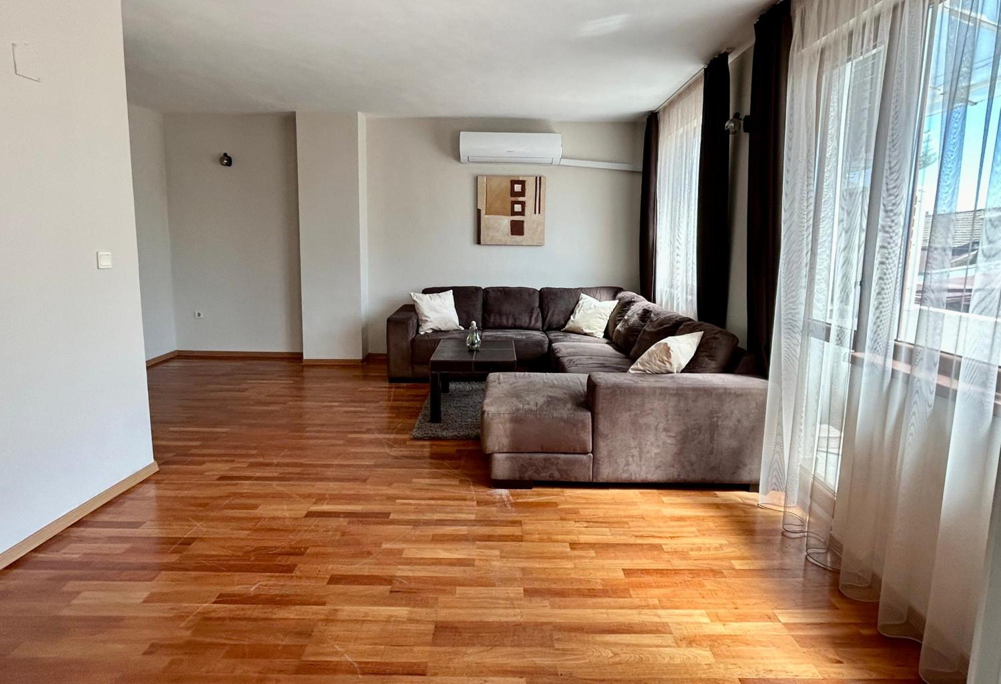 Fenix 2 Bedroom Apartment Varna Center Luaran gambar