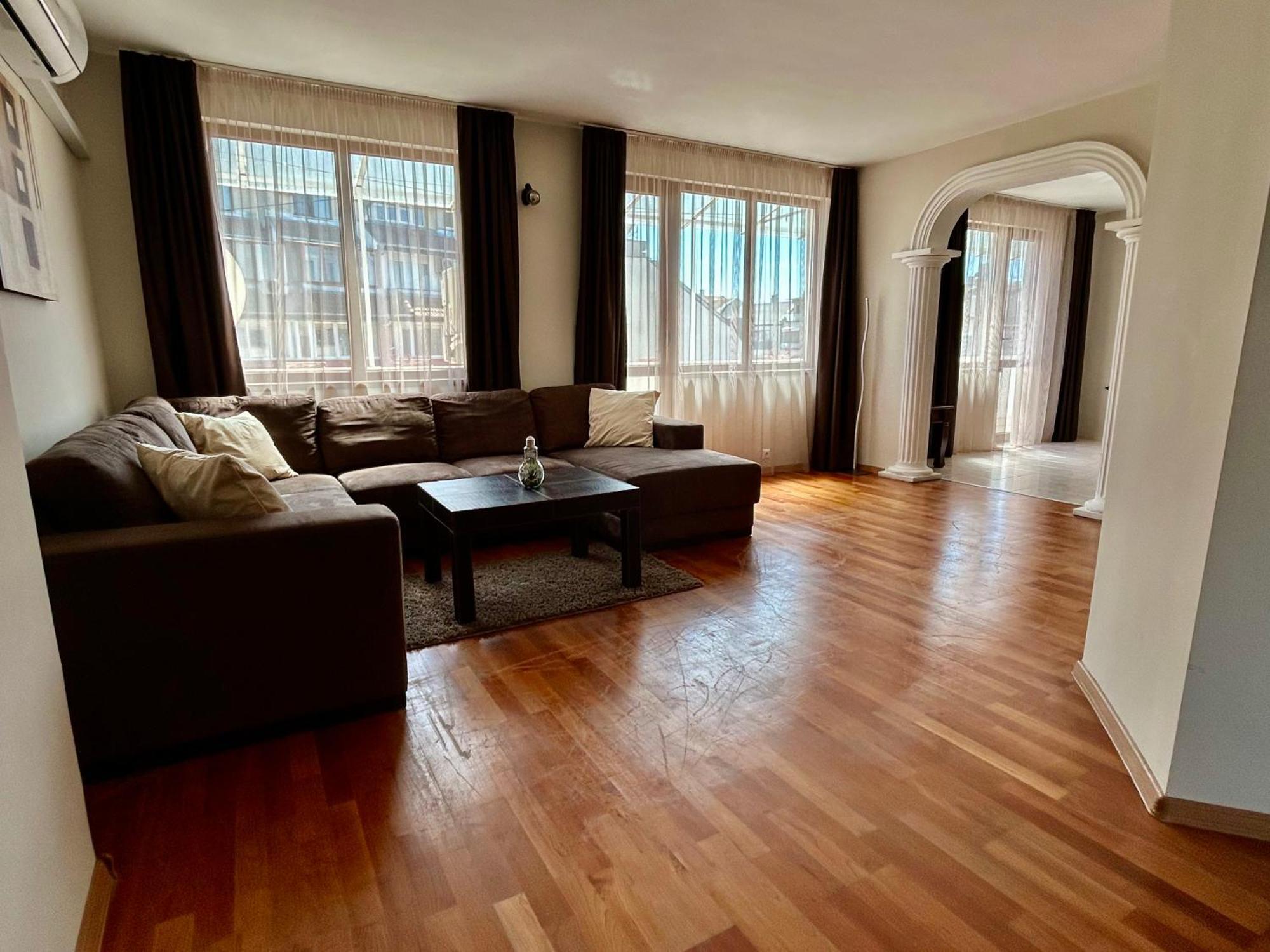 Fenix 2 Bedroom Apartment Varna Center Luaran gambar